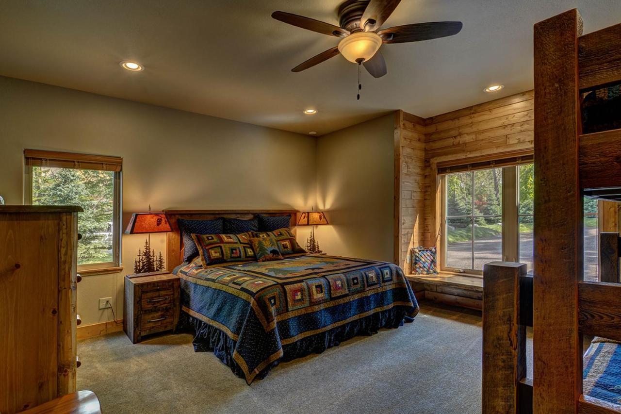 Whispering Pines Lodge: 9 Bedroom Игл-Ривер Экстерьер фото