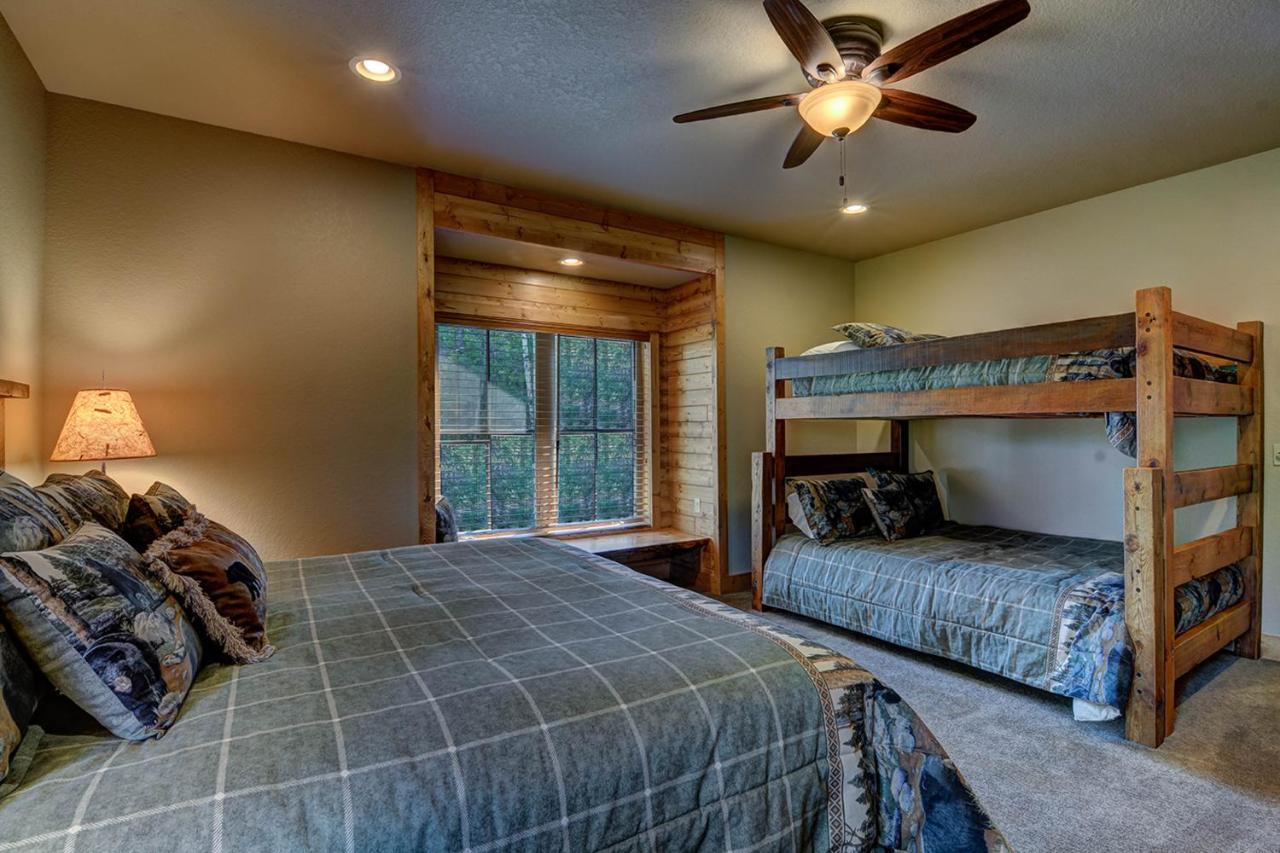 Whispering Pines Lodge: 9 Bedroom Игл-Ривер Экстерьер фото
