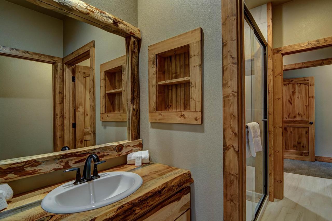 Whispering Pines Lodge: 9 Bedroom Игл-Ривер Экстерьер фото