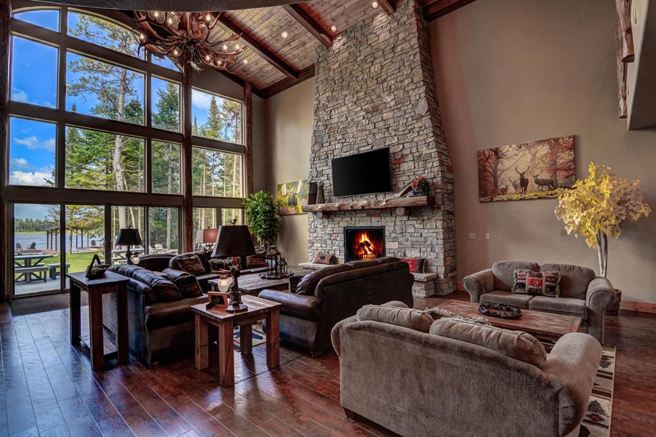 Whispering Pines Lodge: 9 Bedroom Игл-Ривер Экстерьер фото