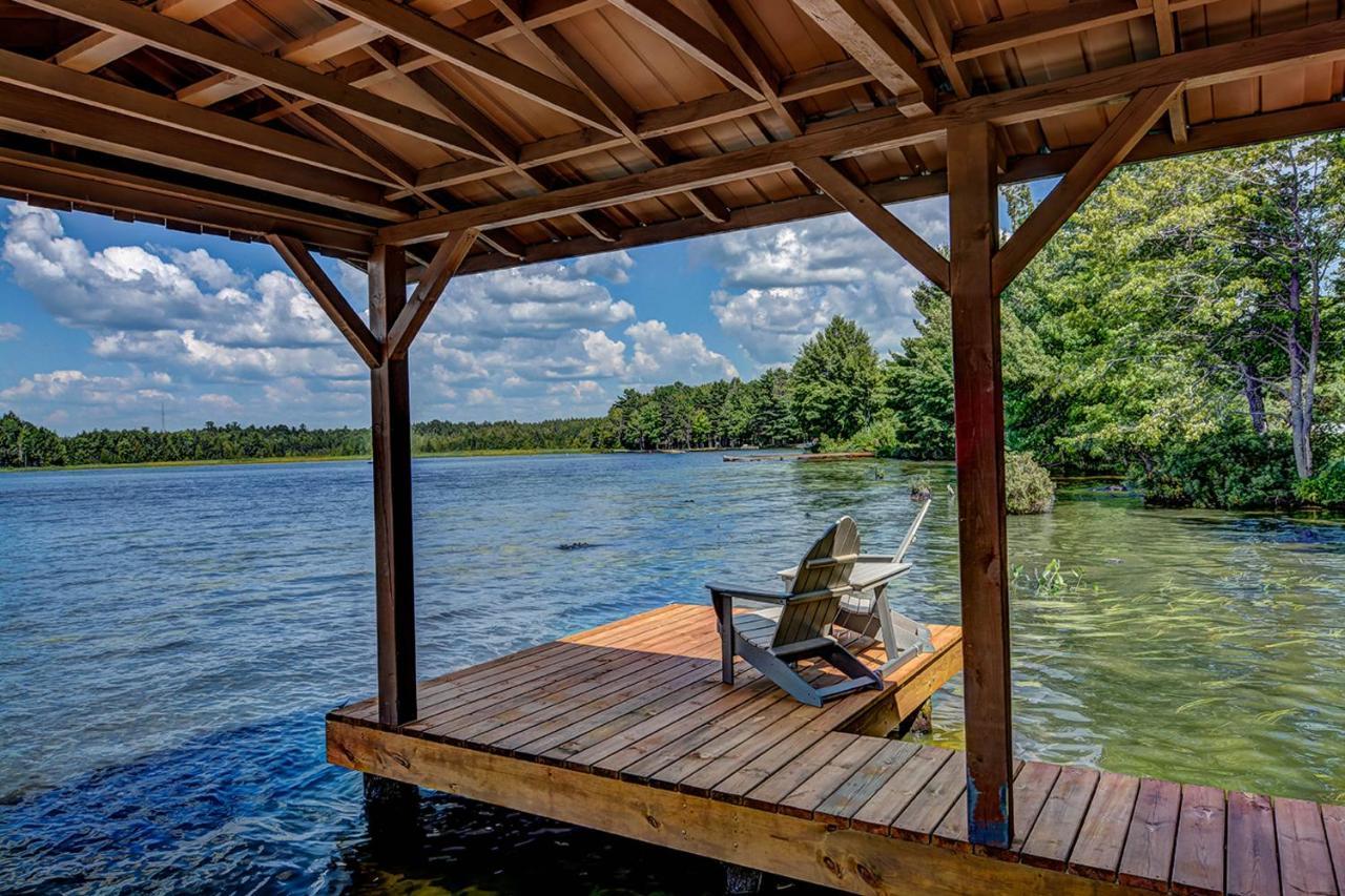 Whispering Pines Lodge: 9 Bedroom Игл-Ривер Экстерьер фото