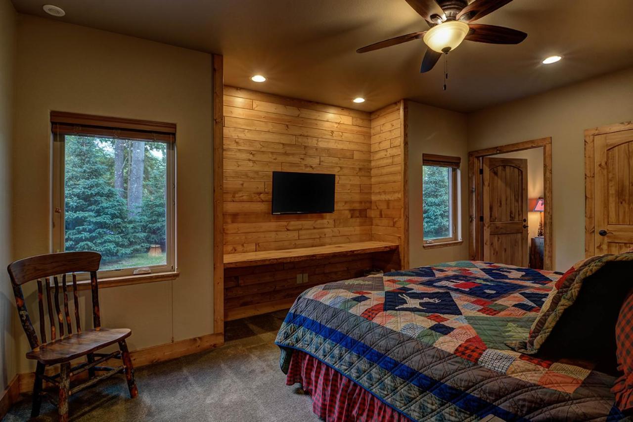Whispering Pines Lodge: 9 Bedroom Игл-Ривер Экстерьер фото