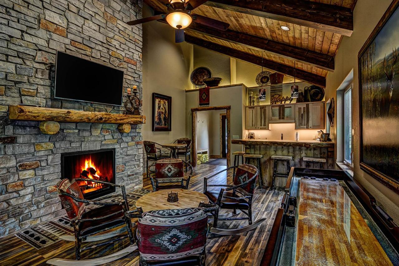 Whispering Pines Lodge: 9 Bedroom Игл-Ривер Экстерьер фото